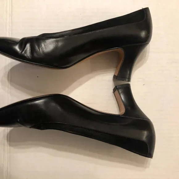 SALVATORE FERRAGAMO WOMEN'S BLACK LEATHER DRESS SHOES  SIZE: 7 1/2 B - Picture 4 of 12